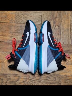 Nike LeBron Witness 5 Men's Basketball Shoes Size 7
